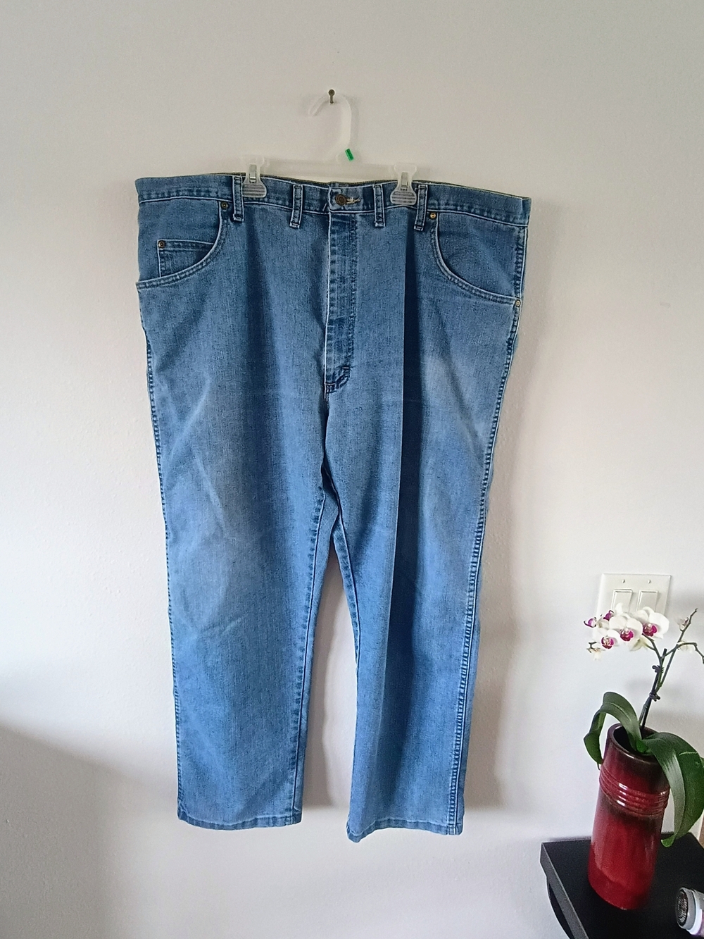 Wrangler Rugged Wear Jeans 46x30 Blue Straight Leg Classic Denim Mens
